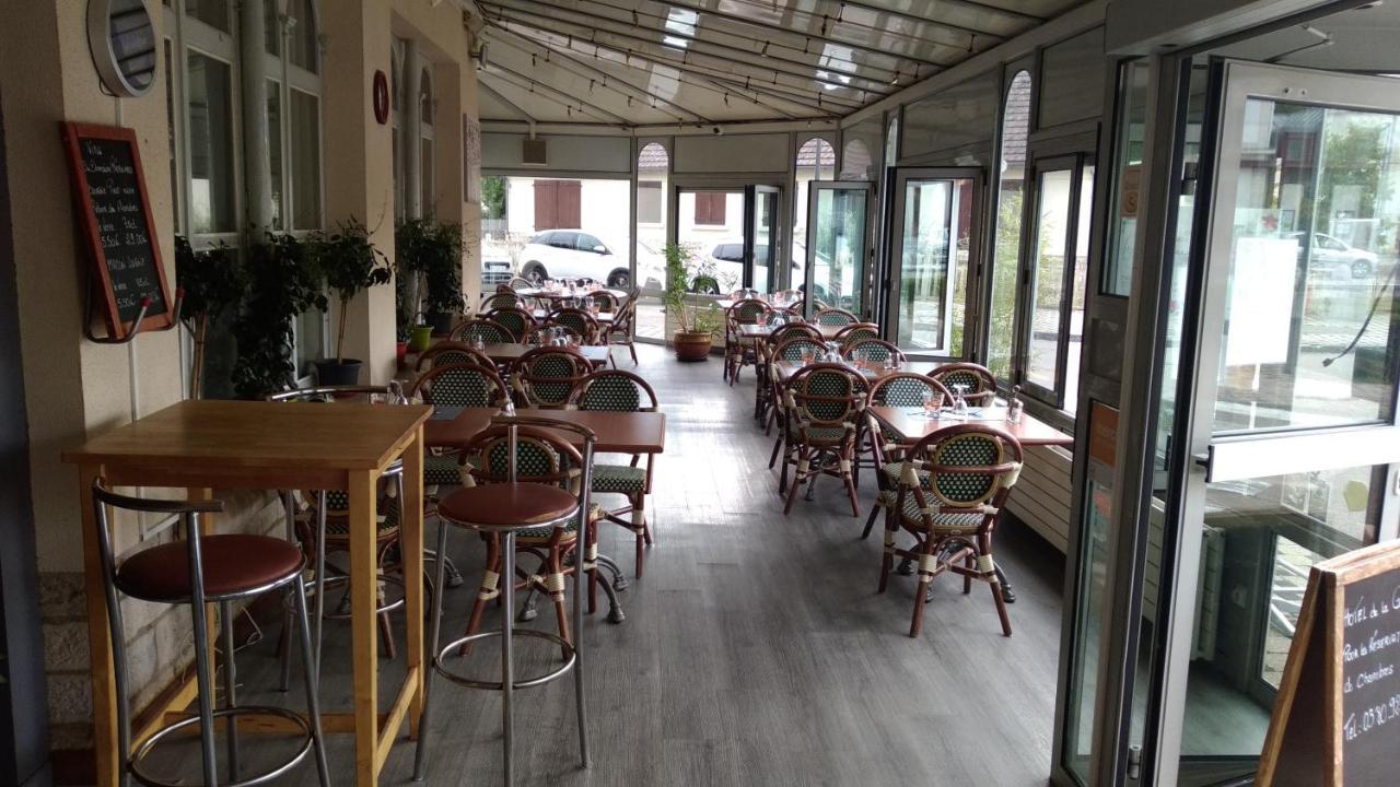 Hotel Restaurant Les Templiers Монбар Экстерьер фото